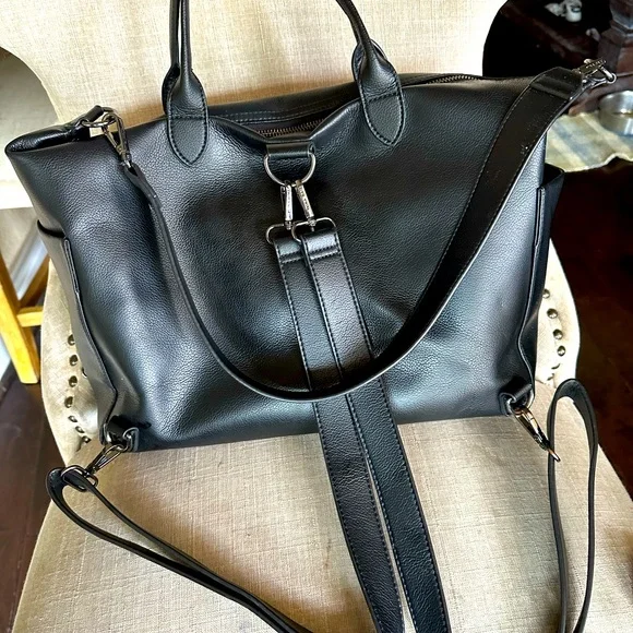 MINA BAIE EMMY MIDI VEGAN BABY DIAPER BAG BLACK GUNMETAL TOTE BAG - Picture 2 of 7